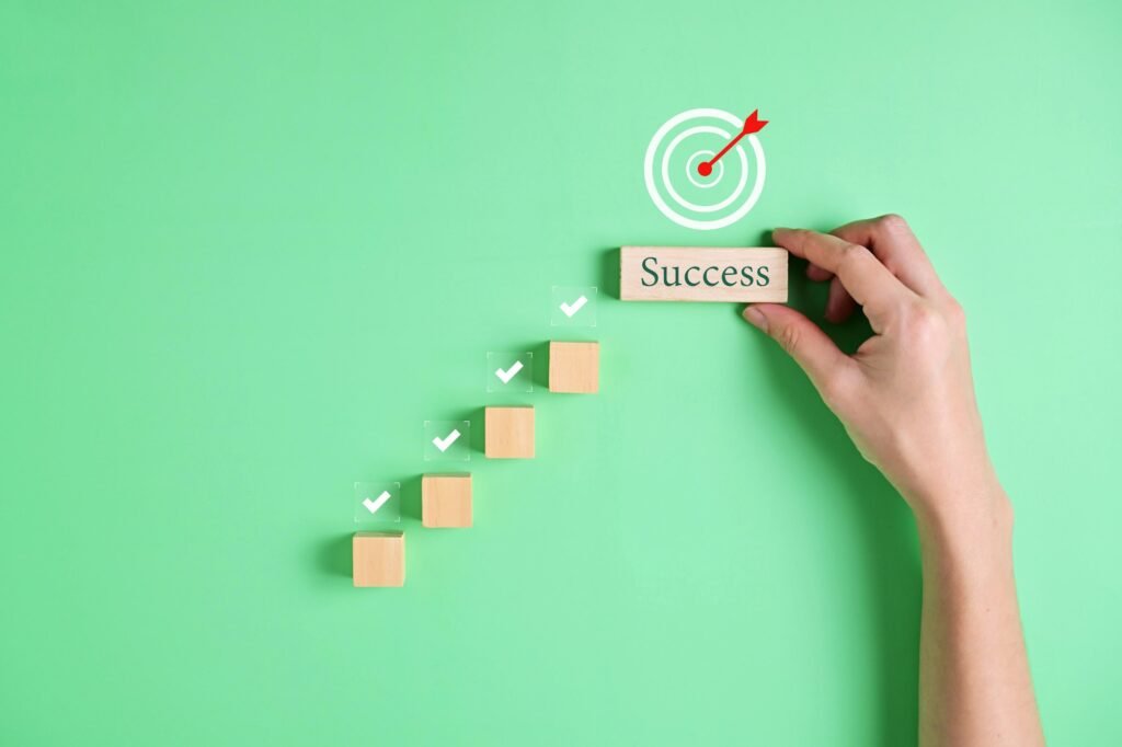 success target background. step of success target to the arrow board. arrow hit on middle board